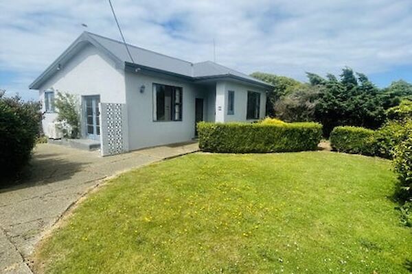 Riverton, 2 bedrooms, $400 pw