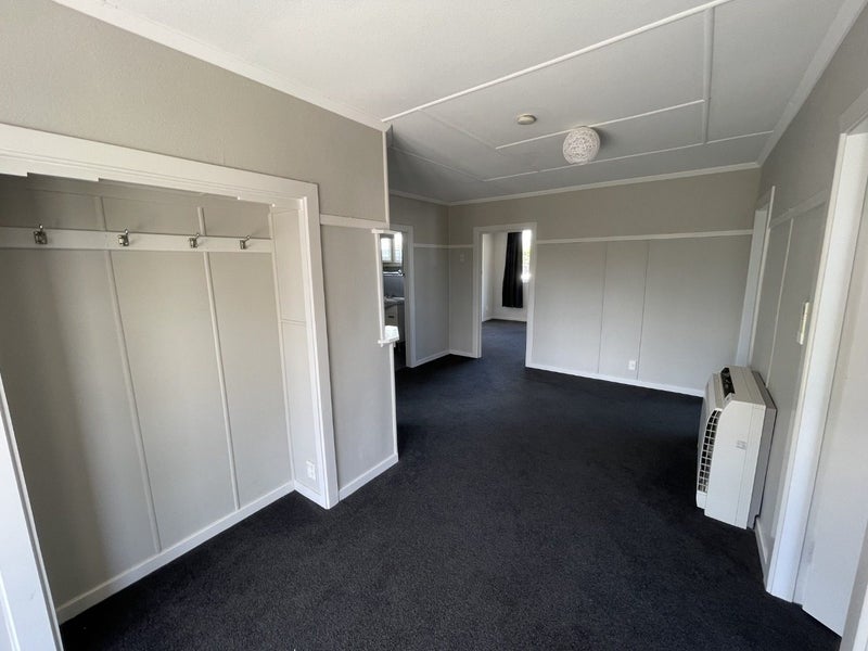 Newfield, 3 bedrooms, $540 pw — photo 2